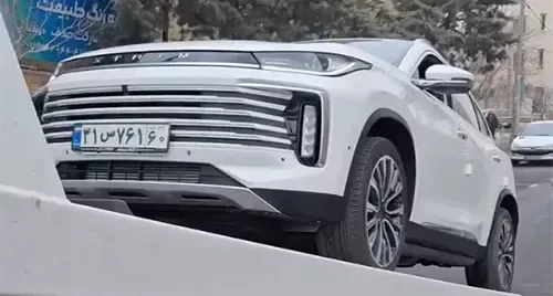 حمل خودرو صفر کیلومتر آقای حق‌پناه با کفی خودروبر